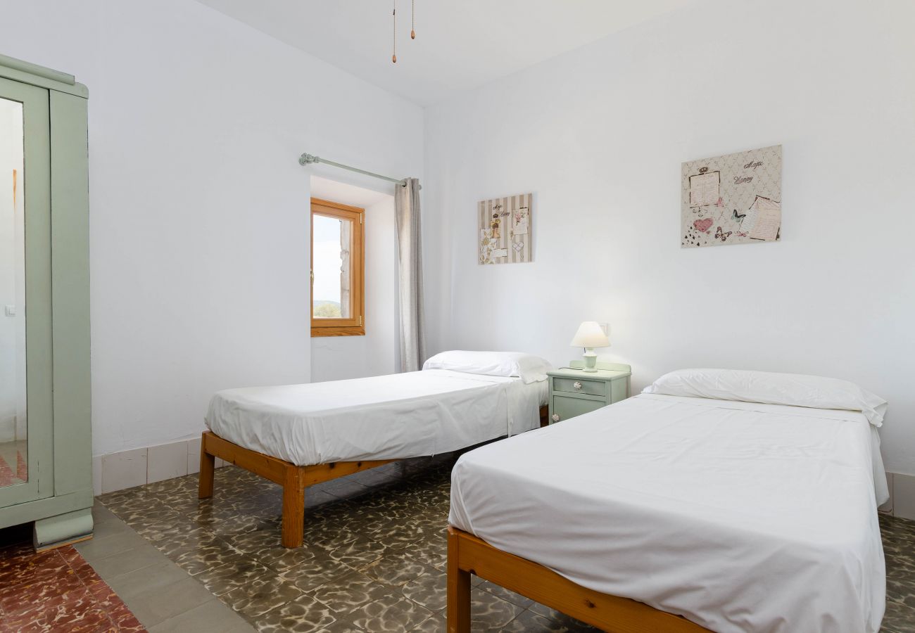 Farm stay in Campos - YourHouse Son Sala farm stay, apartment with shared pool