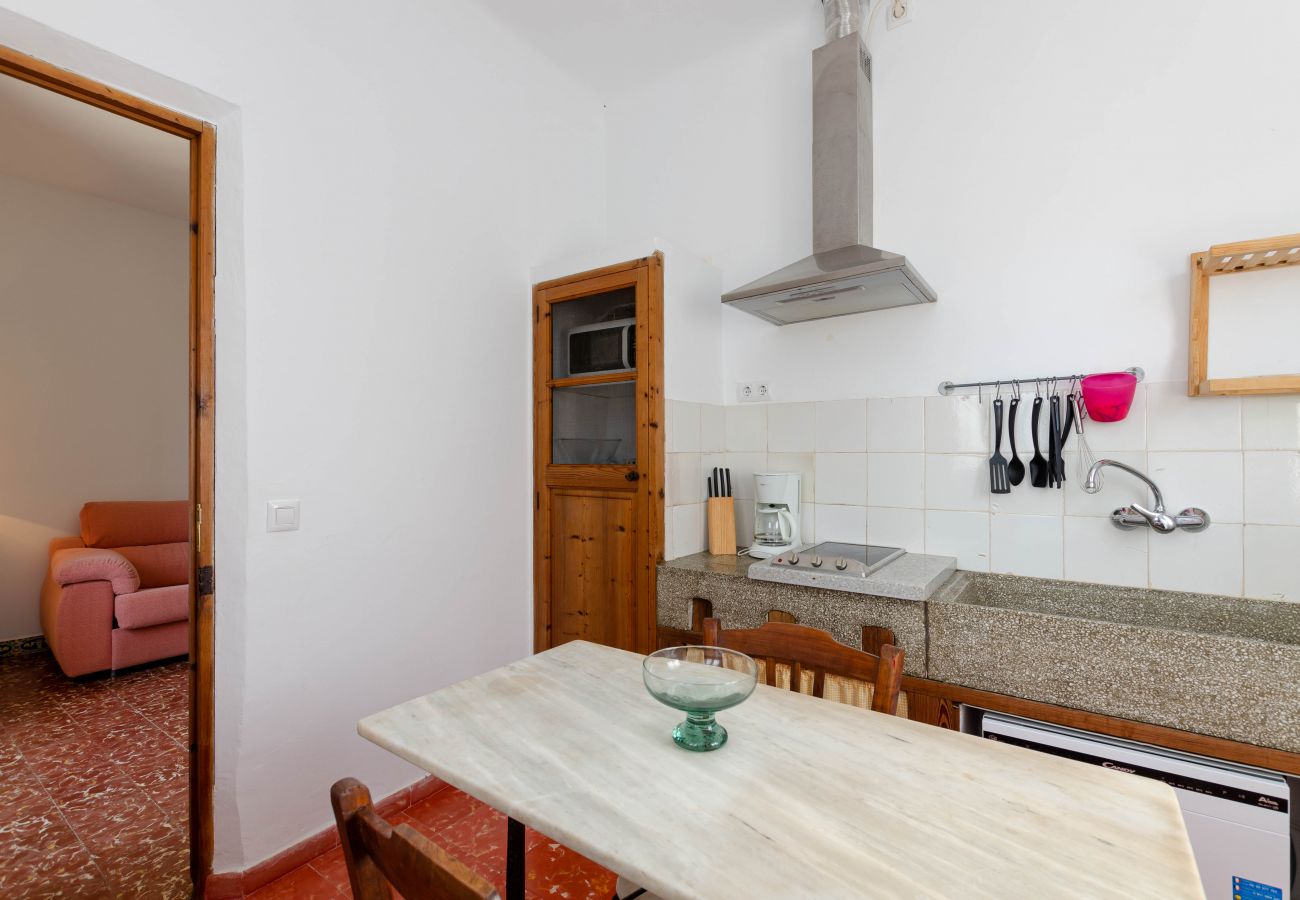 Farm stay in Campos - YourHouse Son Sala farm stay, apartment with shared pool