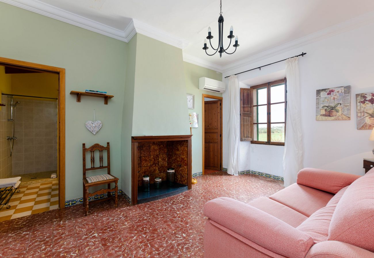 Farm stay in Campos - YourHouse Son Sala farm stay, apartment with shared pool