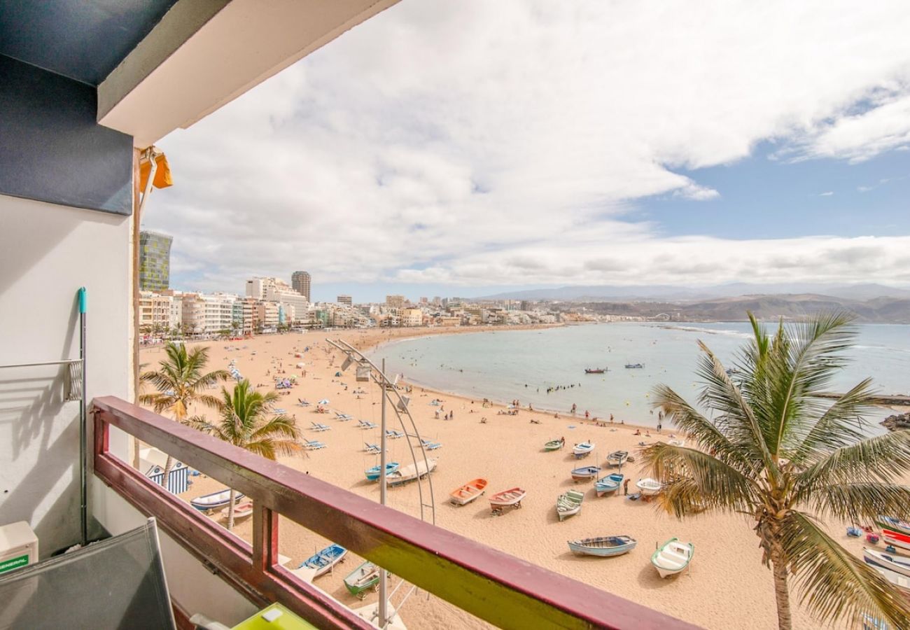 Apartment in Las Palmas de Gran Canaria - On the first line of Canteras beach Sea view