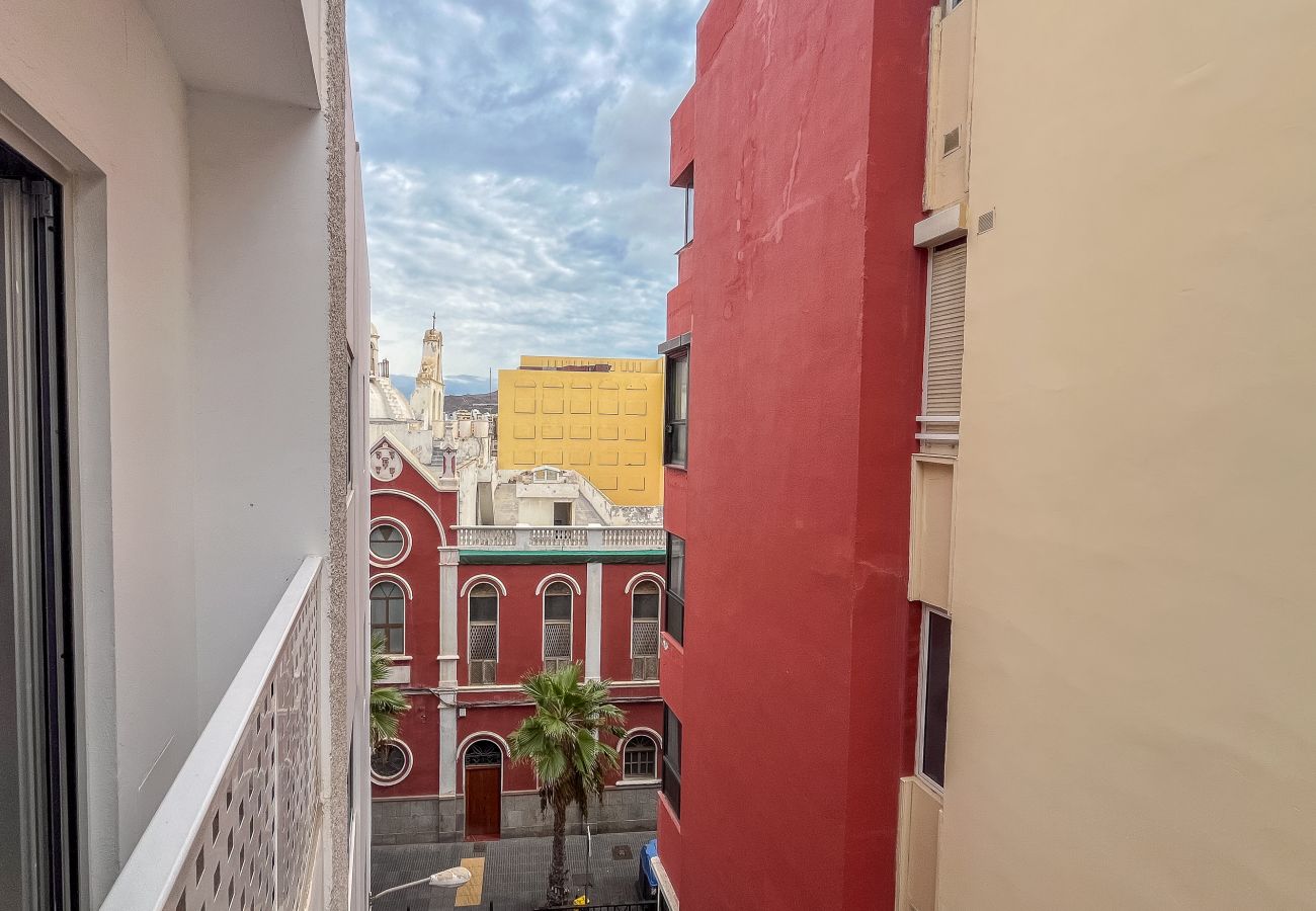 Apartment in Las Palmas de Gran Canaria - Studio 21 with balcony on Las Canteras beach