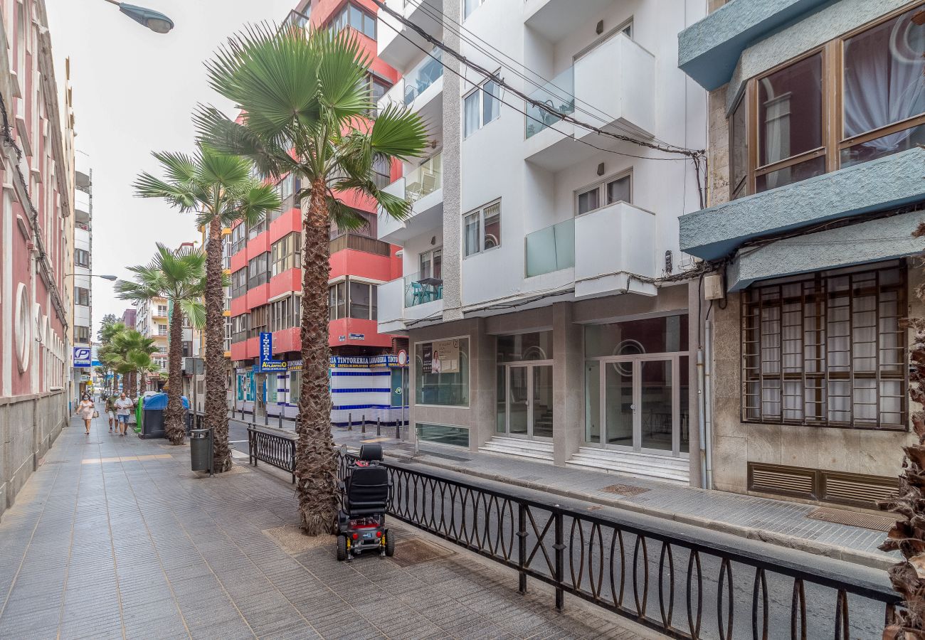 Apartment in Las Palmas de Gran Canaria - Studio 21 with balcony on Las Canteras beach