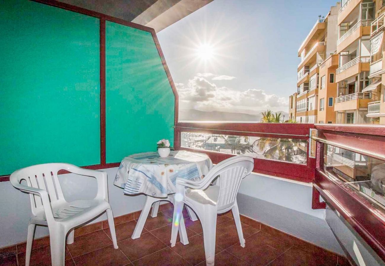 Residence in Las Palmas de Gran Canaria - Flat with Balcony in Las Canteras Beach