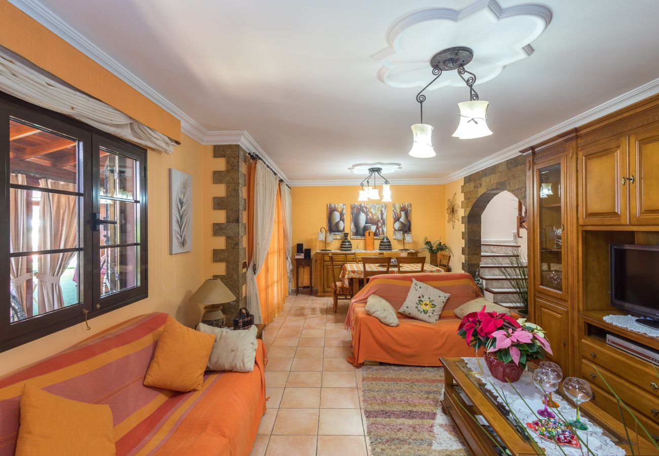 Villa in Agaete -  Rural house villa Janeth with large terrace Agaete