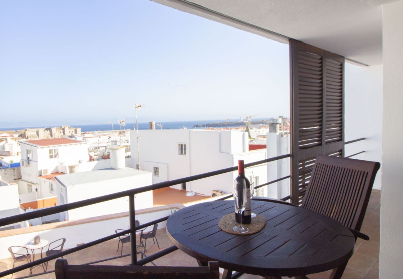 Apartment in Tarifa - Fully renovated old town apartment with terrace