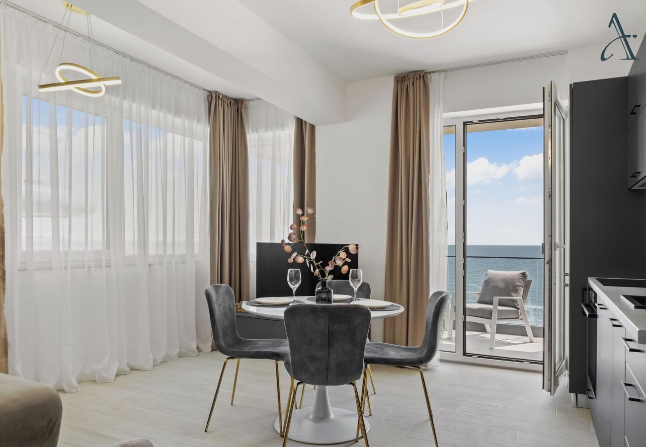 Apartment in Mamaia Nord - Serenity Breeze with Beach View