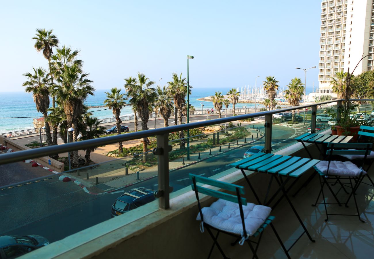 Apartment in Tel Aviv - Jaffa - Bright 2BR with Sea View next to Central Beach