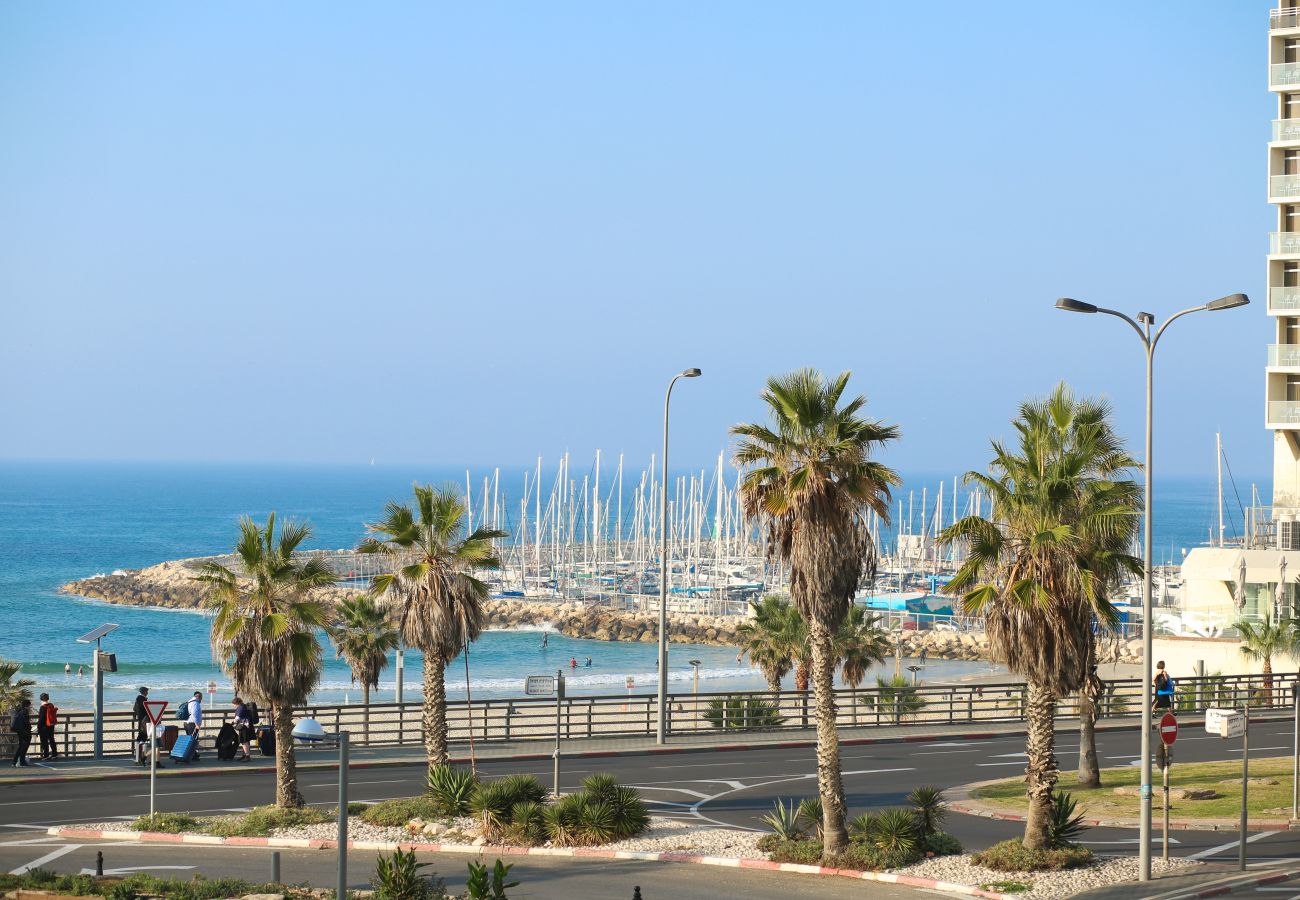 Apartment in Tel Aviv - Jaffa - Bright 2BR with Sea View next to Central Beach