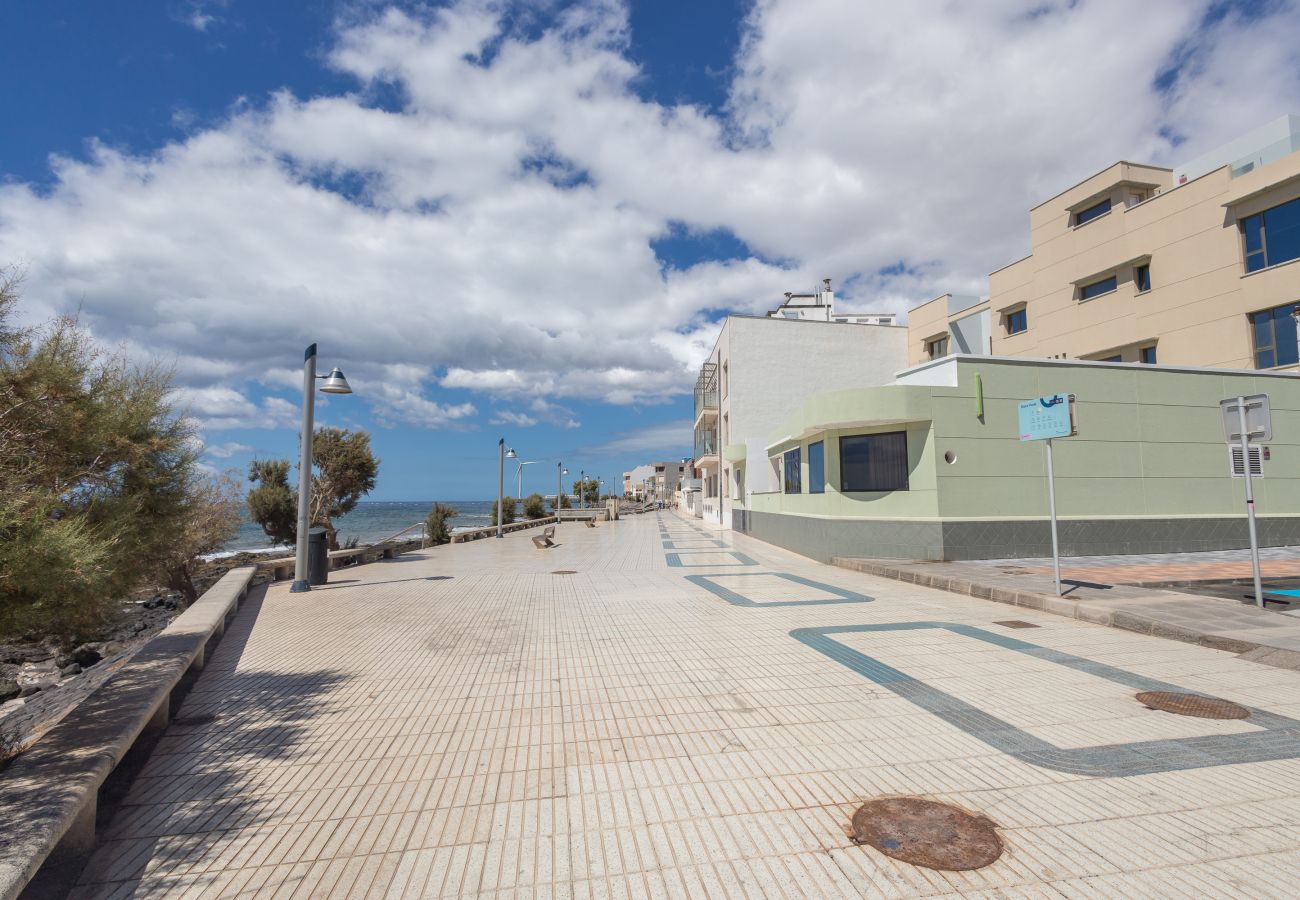 Apartment in Agüimes - Lightbooking Arinaga Beach by the sea