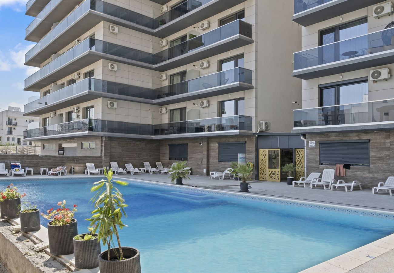 Apartment in Mamaia Nord - Almar 1BDR with Pool & Private Parking