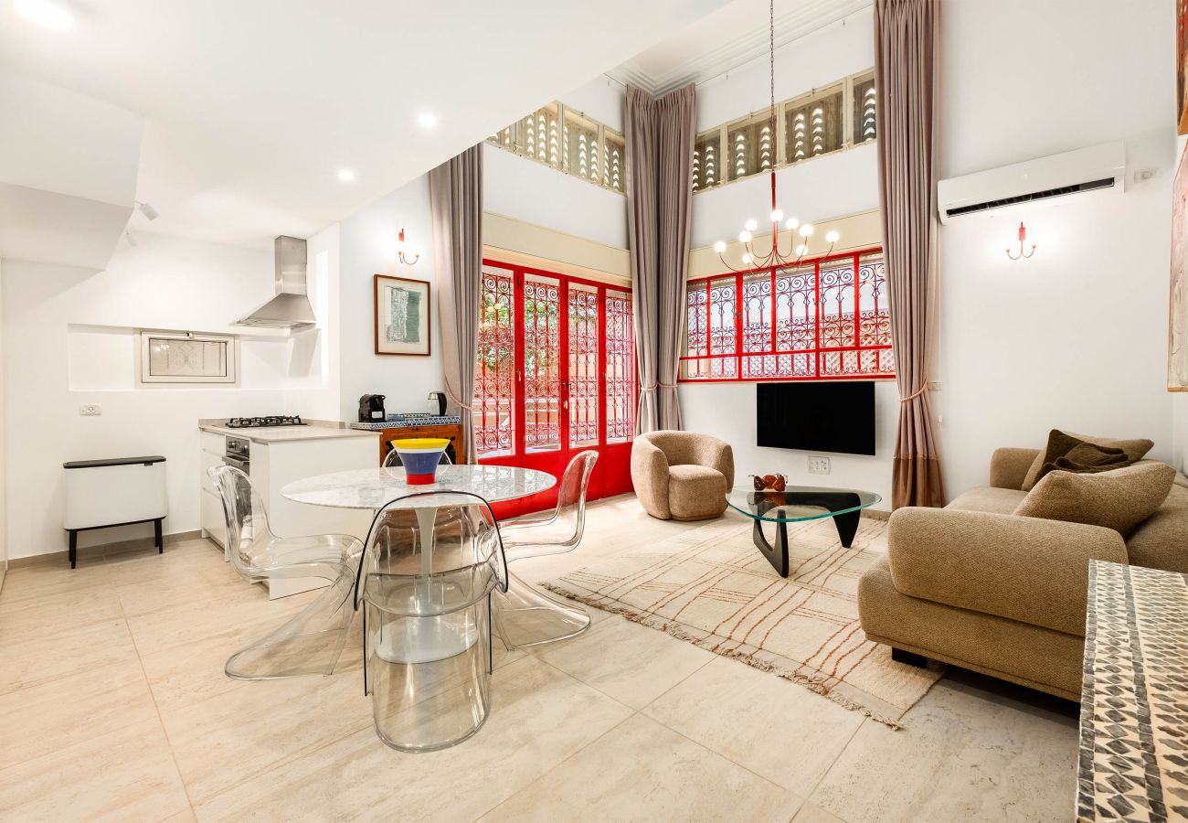 Apartment in Tel Aviv - Jaffa - High End Renovated Duplex near Carmel Market by FeeHome