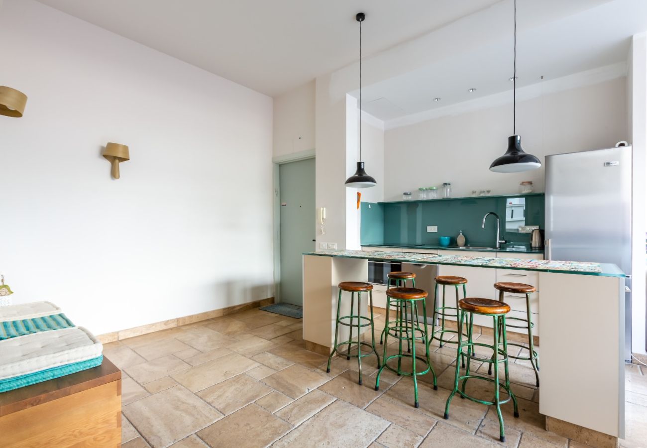 Apartment in Tel Aviv - Jaffa - Elegant and Renovated 2BR in TLV Lev Hair by FeelHome