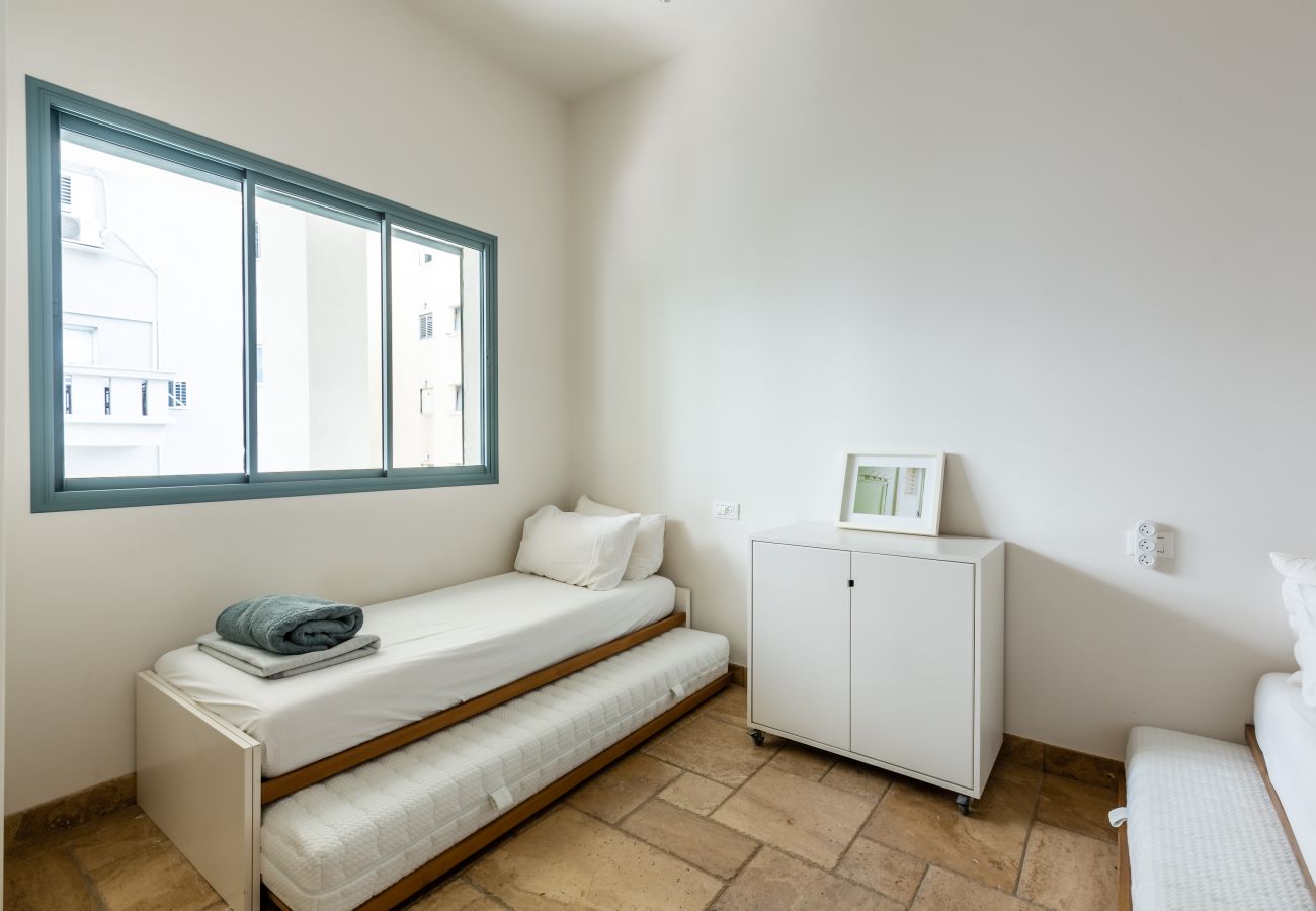 Apartment in Tel Aviv - Jaffa - Elegant and Renovated 2BR in TLV Lev Hair by FeelHome