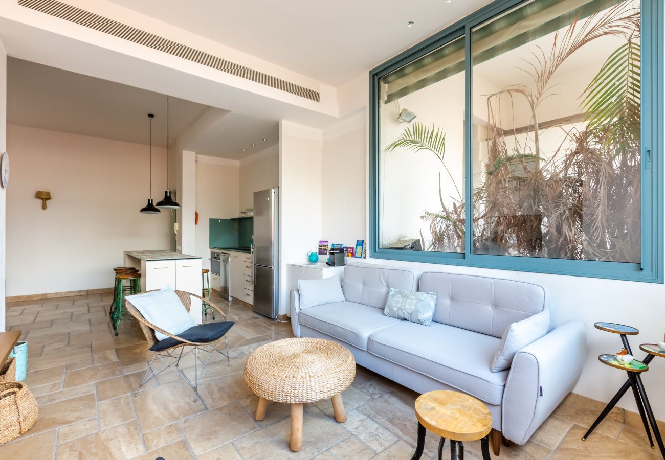 Apartment in Tel Aviv - Jaffa - Elegant and Renovated 2BR in TLV Lev Hair by FeelHome