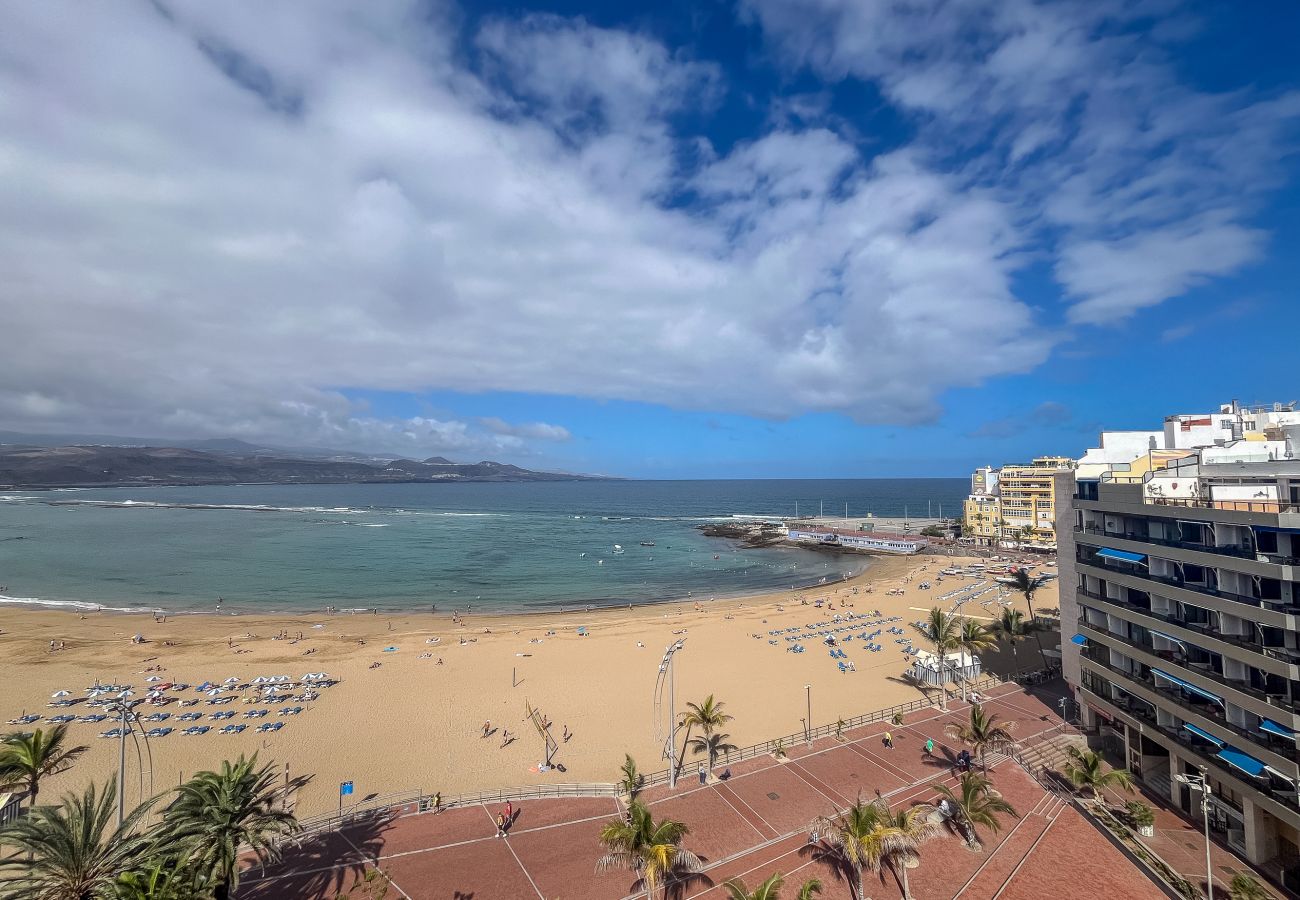 Apartment in Las Palmas de Gran Canaria - Lightbooking Sagasta Playa just 10 metres from Las Canteras beach