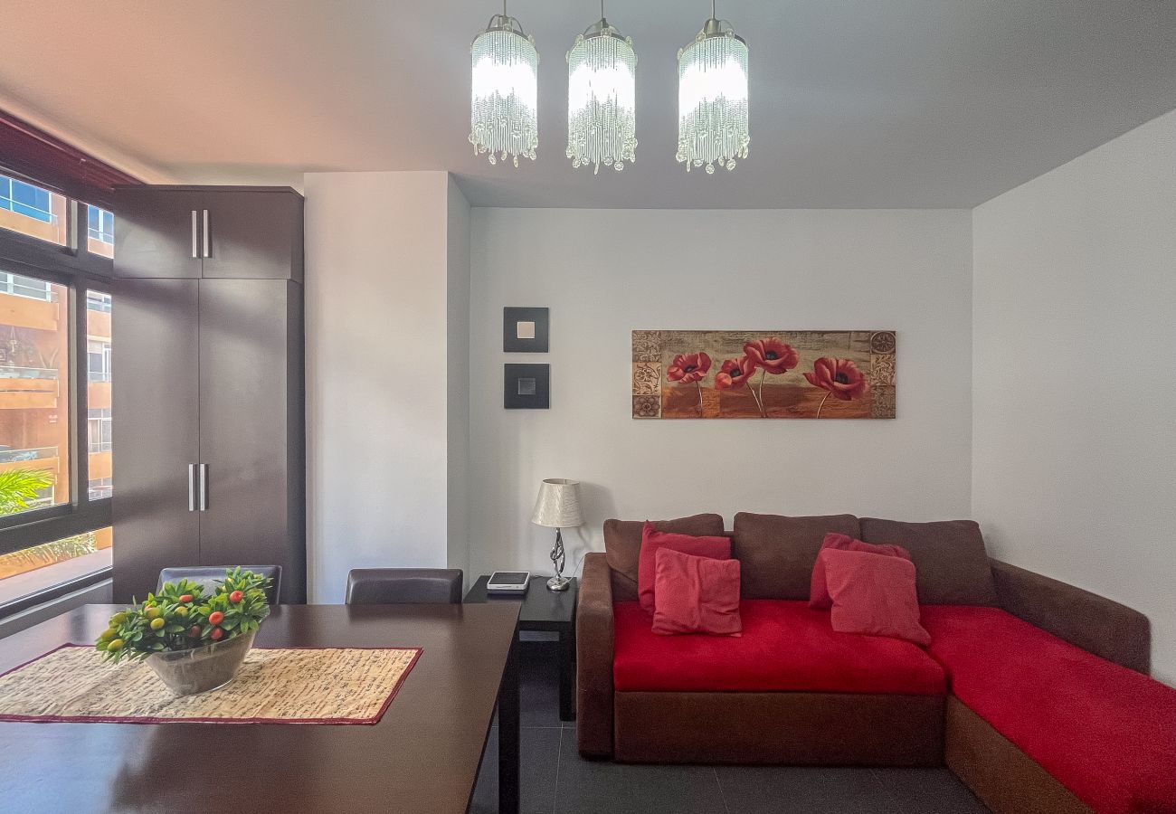 Apartment in Las Palmas de Gran Canaria - Lightbooking Sagasta Playa just 10 metres from Las Canteras beach