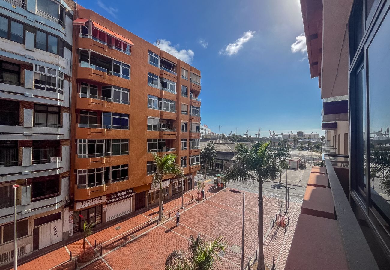 Apartment in Las Palmas de Gran Canaria - Lightbooking Sagasta Playa just 10 metres from Las Canteras beach