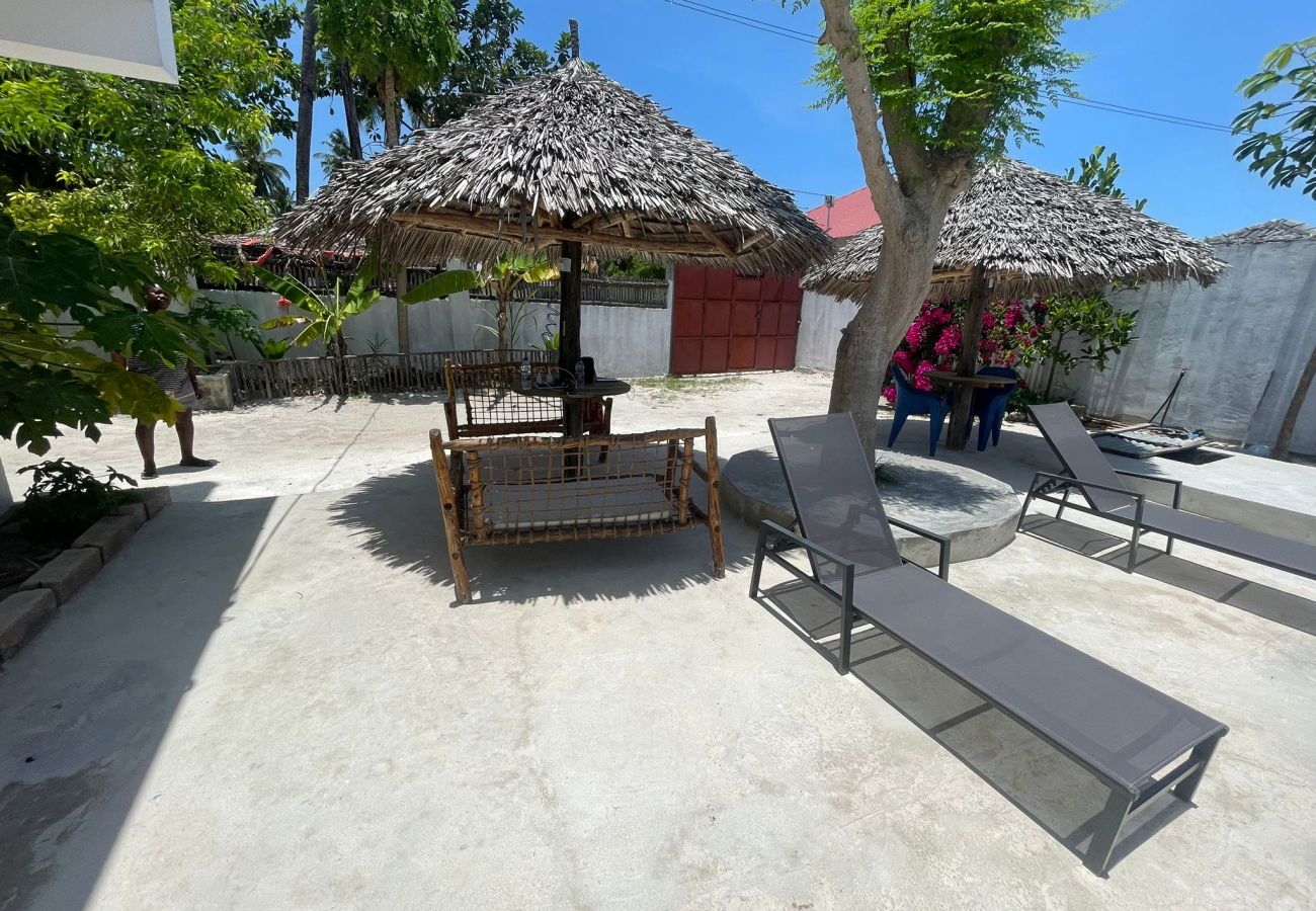 Studio in Bwejuu - Oceanfront Haven – Villa & Guest Rooms