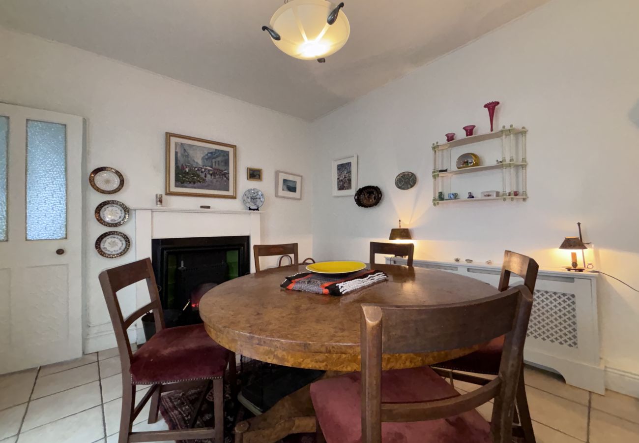 House in Dublin - Charming & Quaint Donnybrook Townhouse