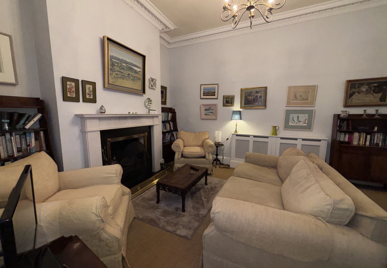 House in Dublin - Charming & Quaint Donnybrook Townhouse