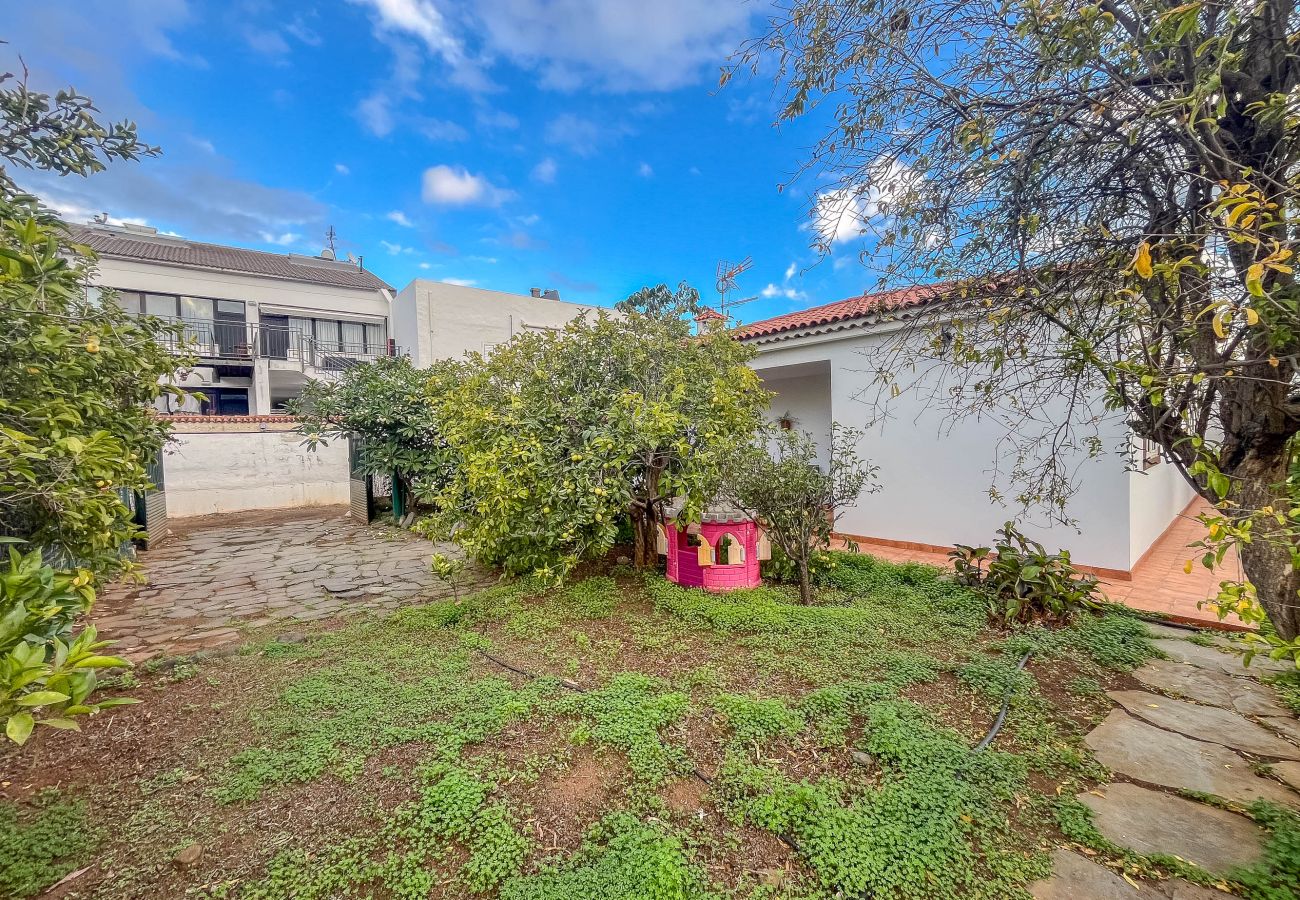 House in Valsequillo - Lightbooking House Matildita with large terrace with barbecue and fruit trees Valsequillo