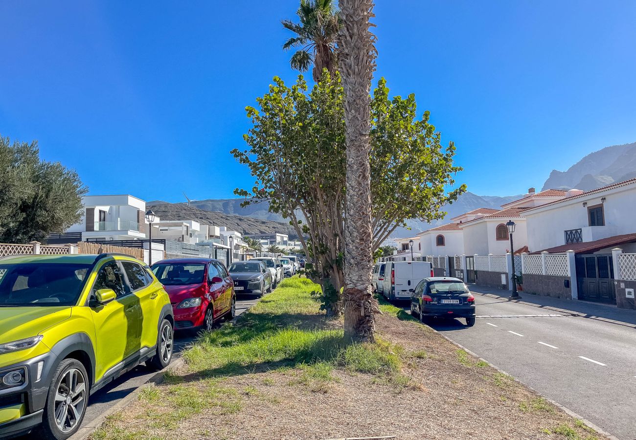 House in Agaete - Agaete El Turman with solarium terrace and private car park