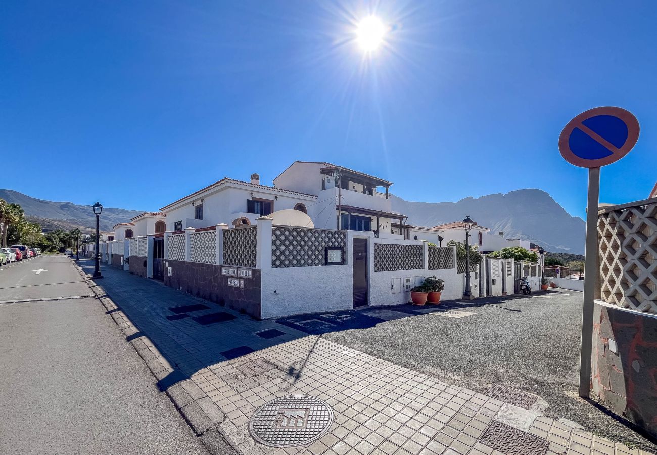 House in Agaete - Agaete El Turman with solarium terrace and private car park