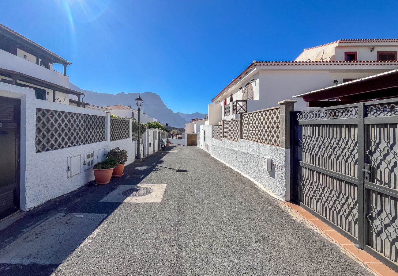 House in Agaete - Agaete El Turman with solarium terrace and private car park