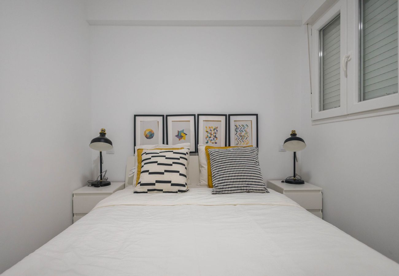 Apartment in Las Palmas de Gran Canaria - Lightbooking Breezy Bright Urban Oasis